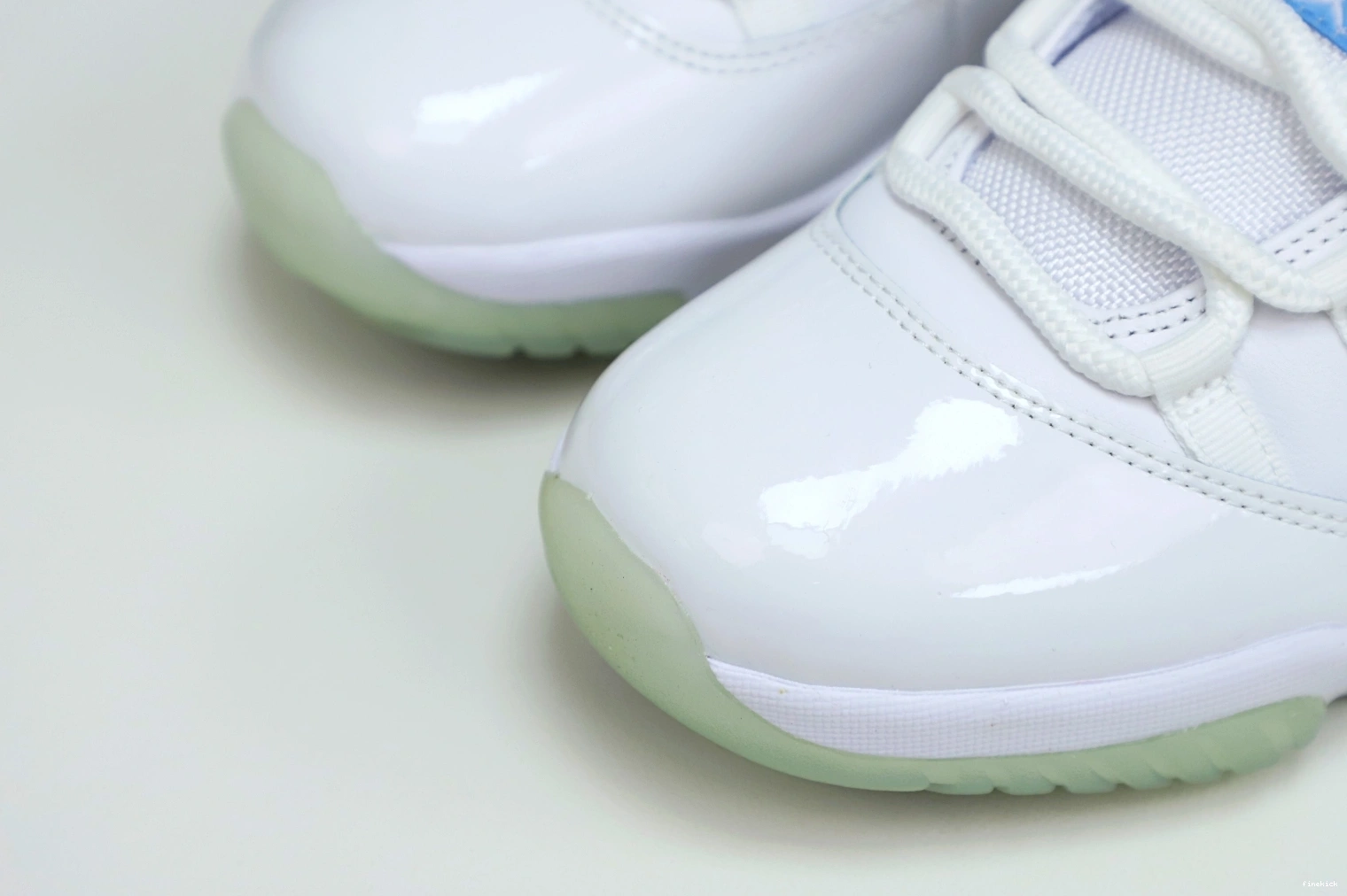 BLUE AIR LOW RETRO LEGEND 11 JORDAN 1004